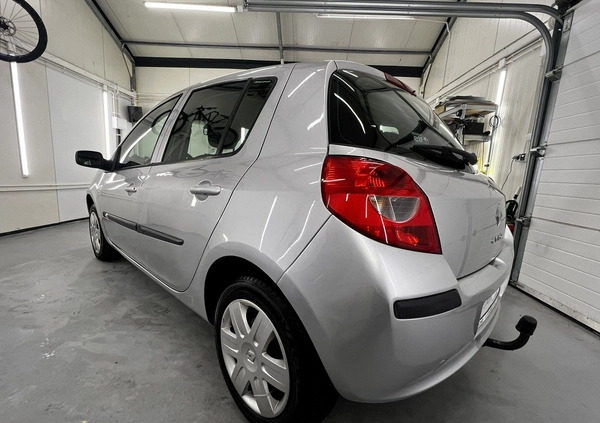 Renault Clio cena 9900 przebieg: 135000, rok produkcji 2006 z Międzylesie małe 92